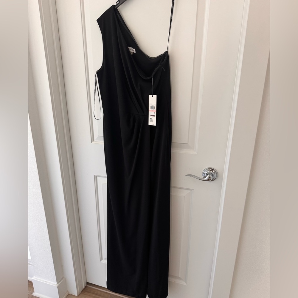 Elegant Black evening gown Calvin Klein